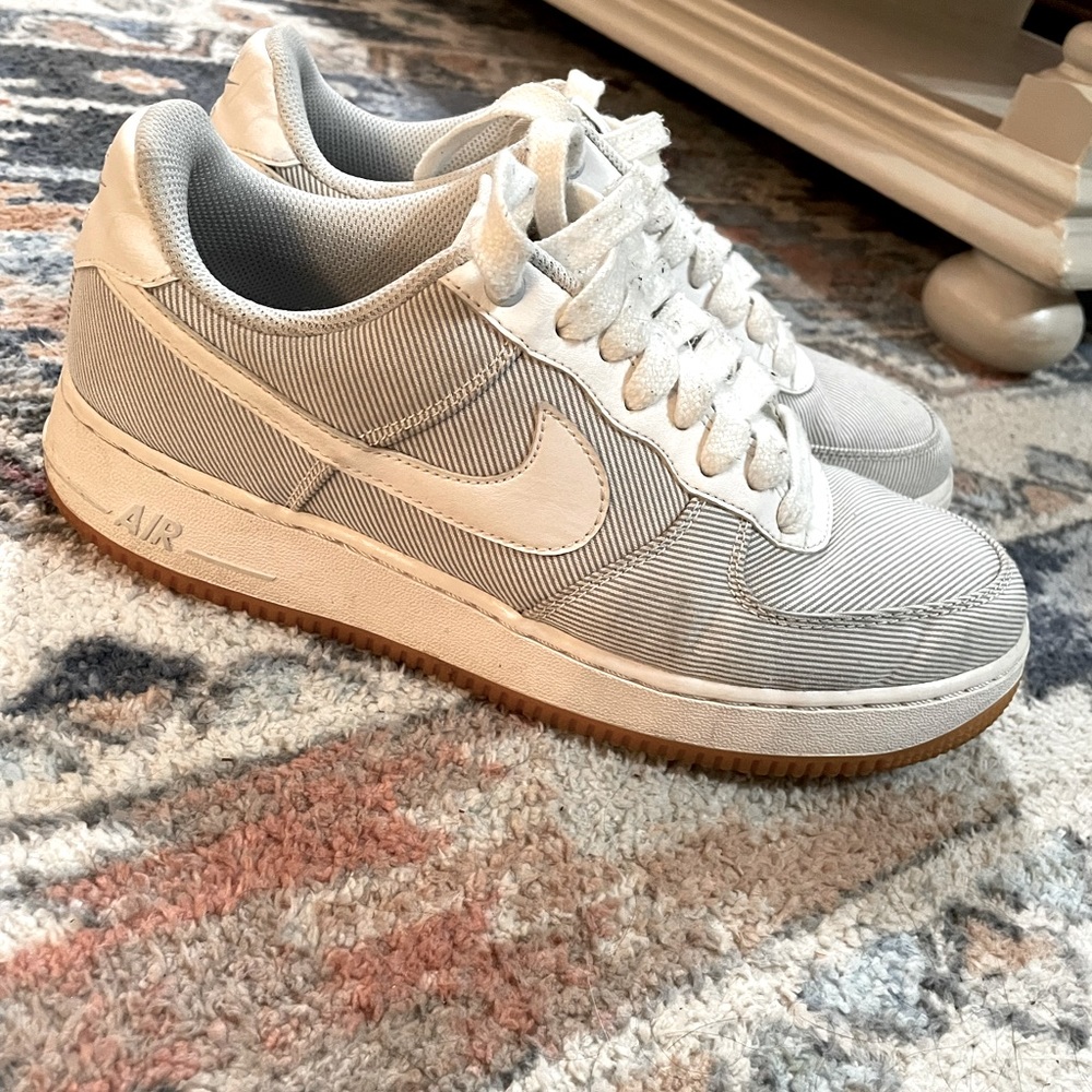 ****RARE/ NIKE AIR FORCE ONES/size 10